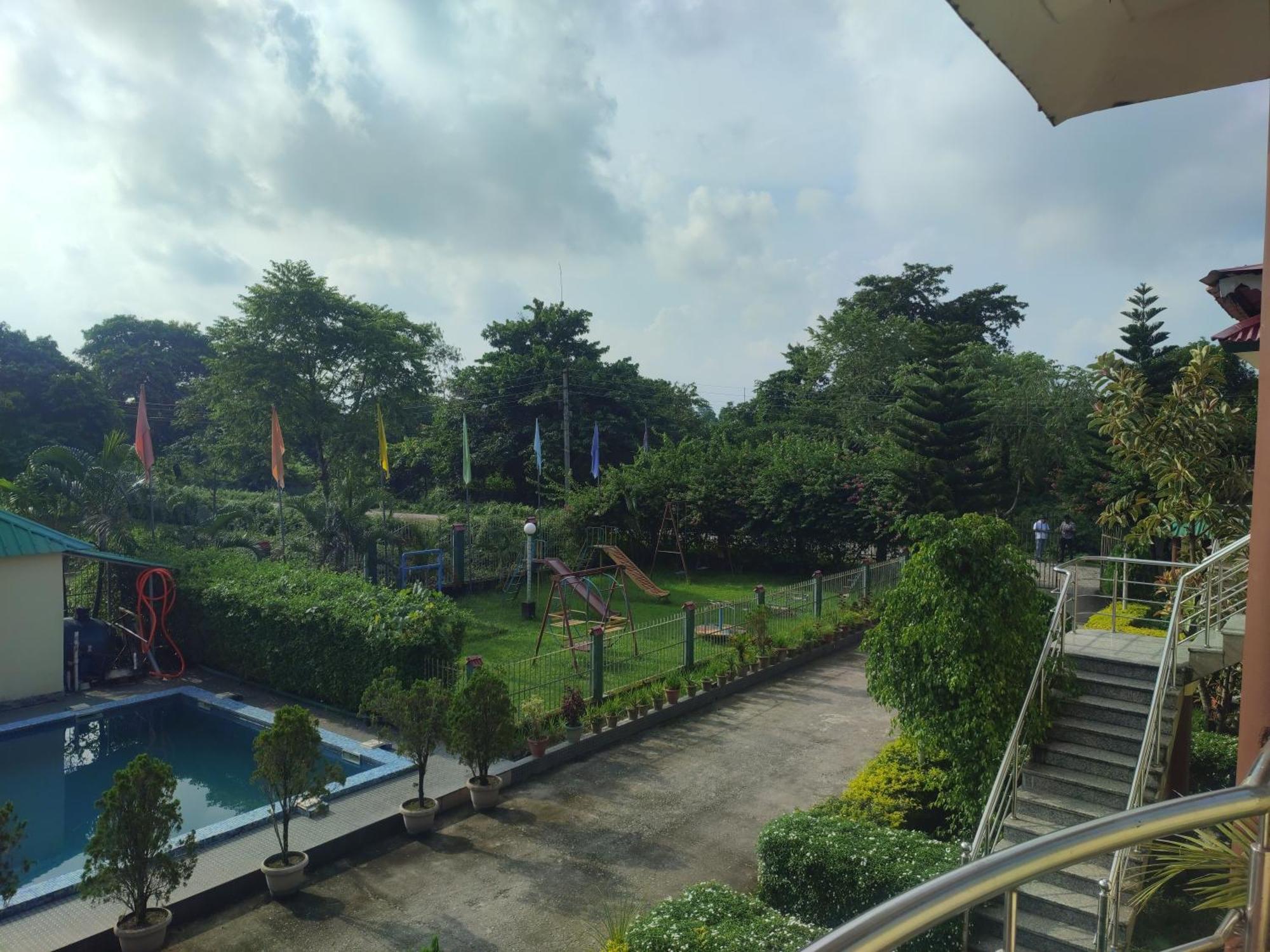 Maa Greenary View - A Holiday Resort Alipur Duar Exterior foto