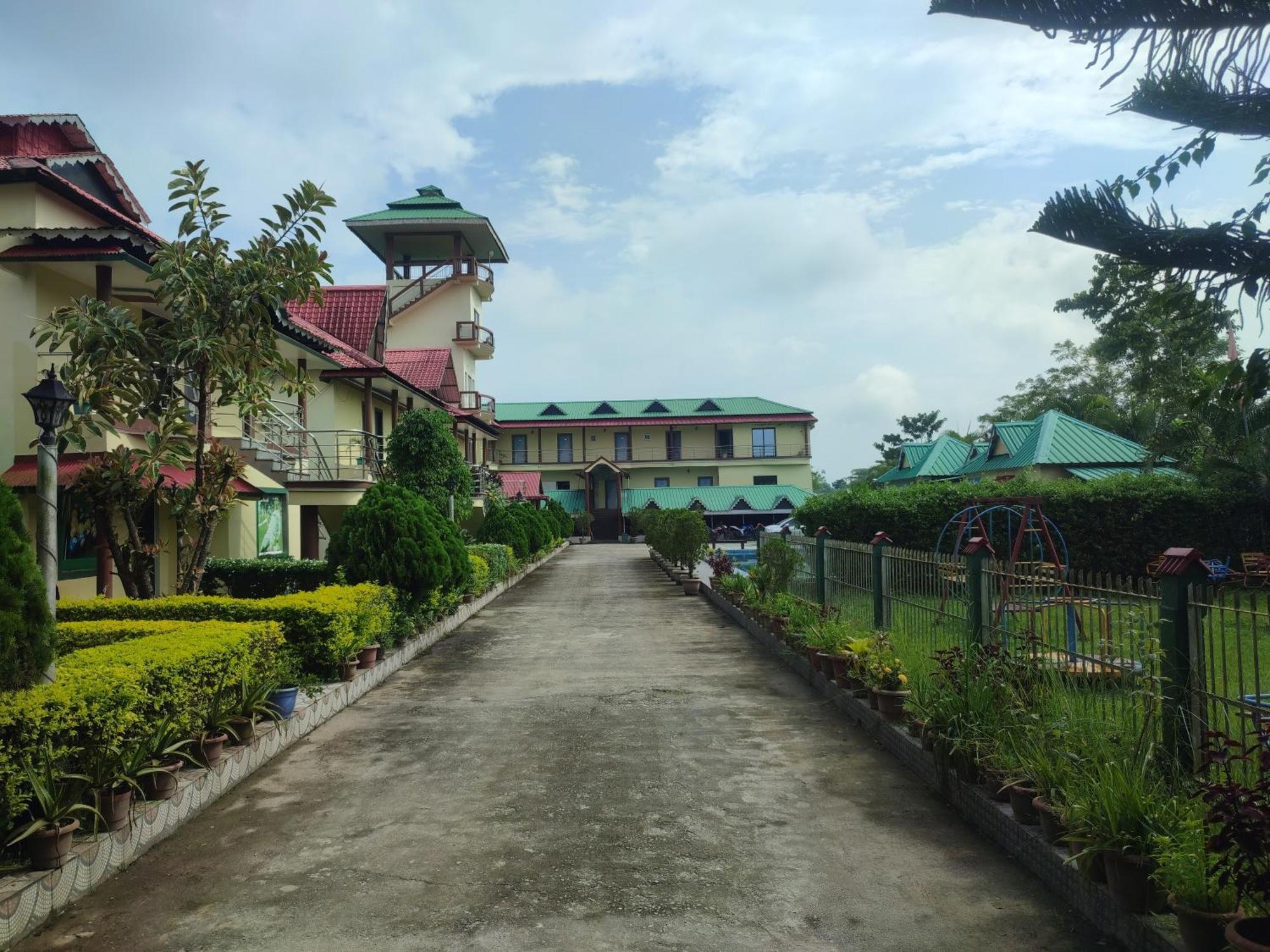 Maa Greenary View - A Holiday Resort Alipur Duar Exterior foto