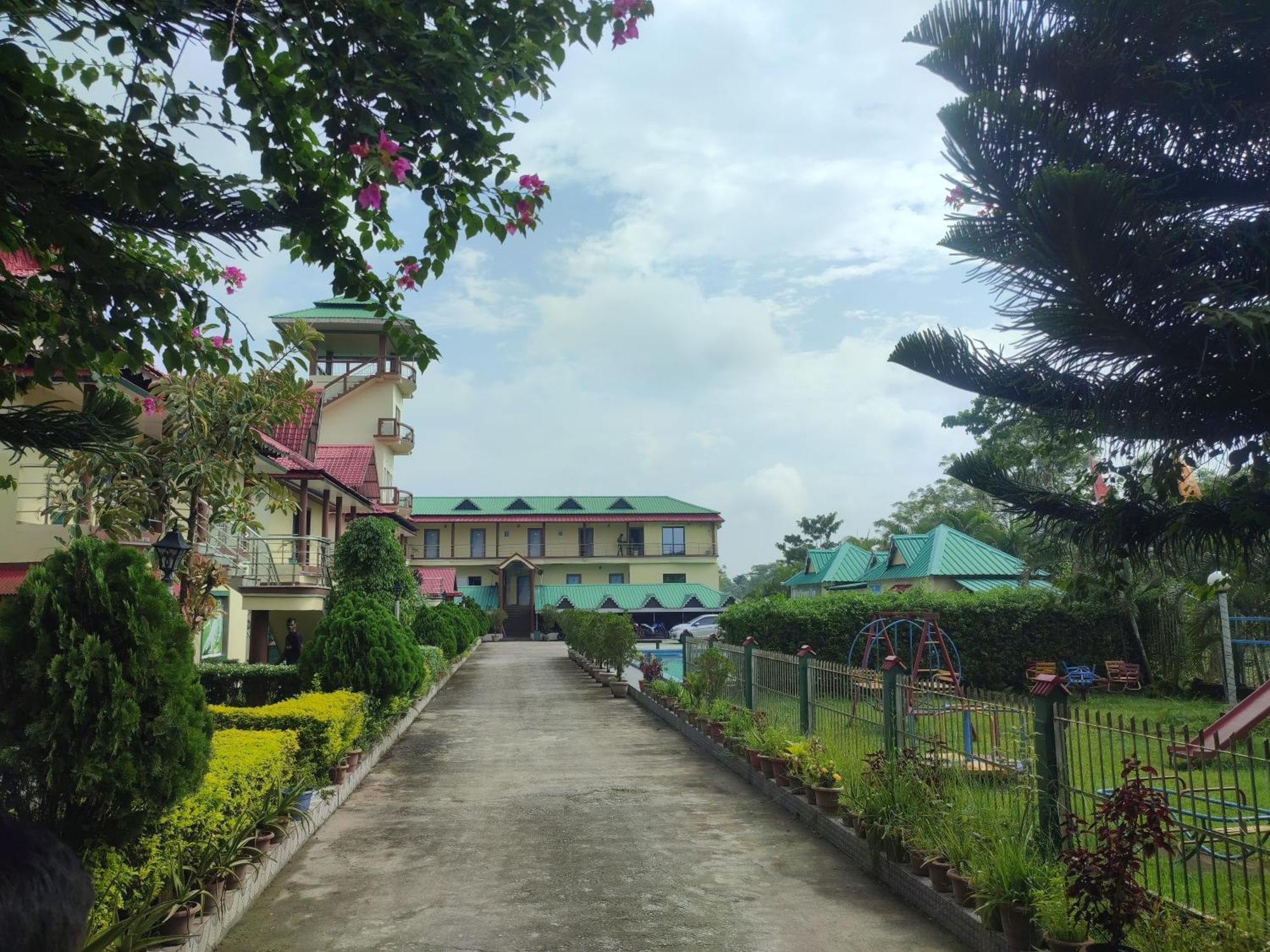 Maa Greenary View - A Holiday Resort Alipur Duar Exterior foto